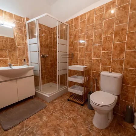 Casa Torre Andorinhas بيت للعطل